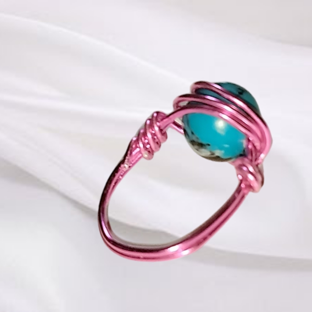 🌲10/$20. Wired Ring w/Blue & Black Reconstituted Turquoise Stone - Picture 5 of 7